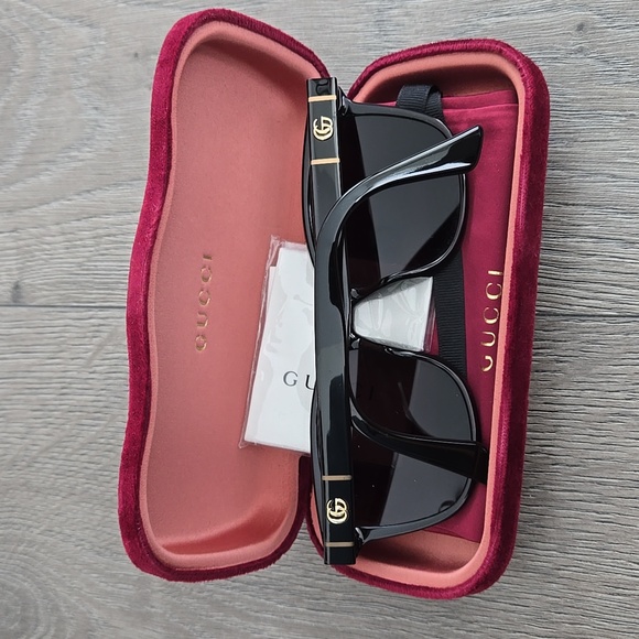 Gucci Black Sunglasses with Case - Picture 7 of 8